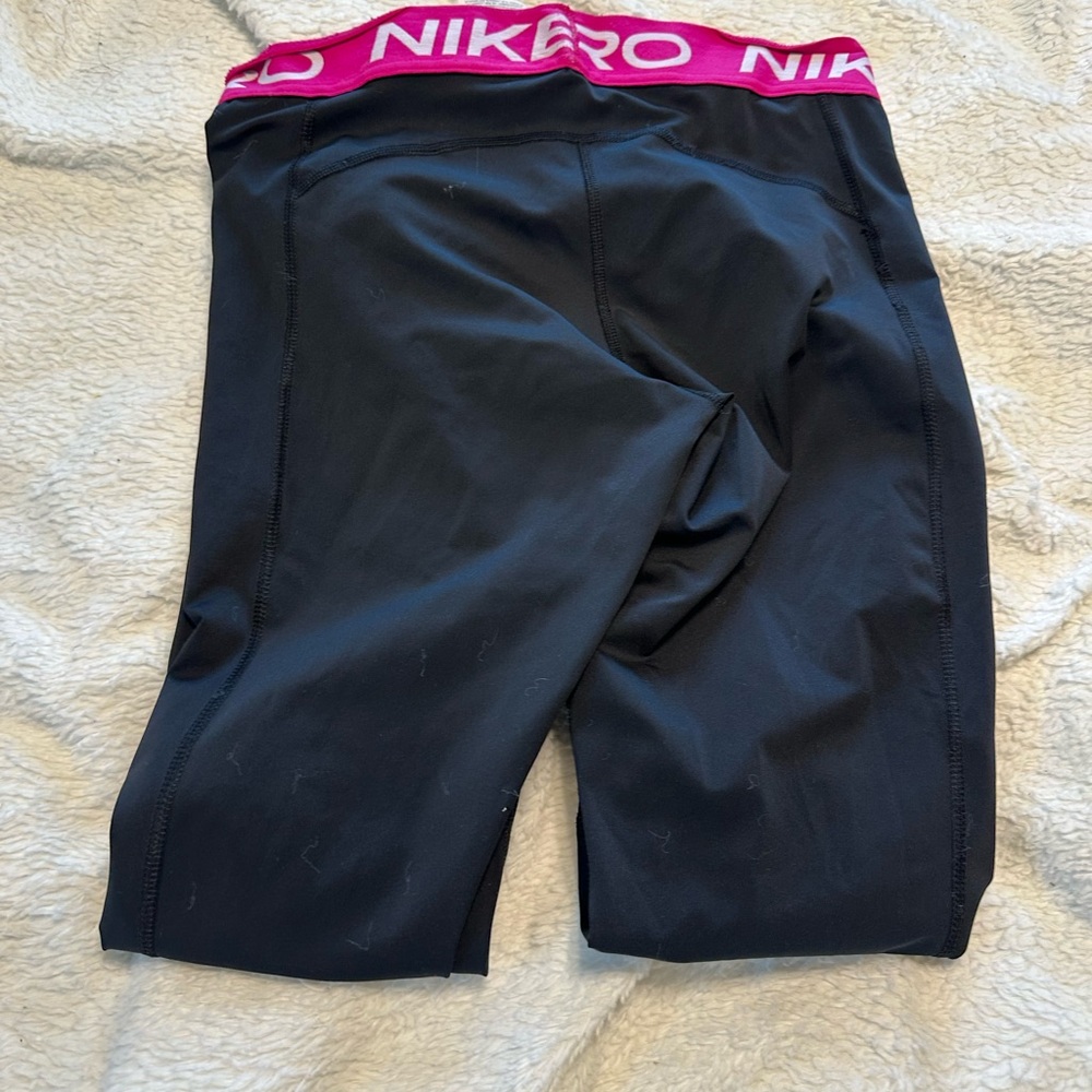5/$20 Nike Black and Pink leggings